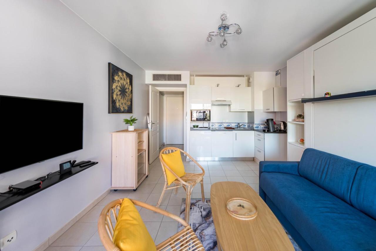 Beau Studio Veranda A Deux Pas De La Mer - Parking Inclus Juan-les-Pins Exteriör bild